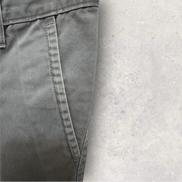 040 Dockers | Faded Green Gray Alpha Khaki Pants (EUC, Size 32x30) - Picture 6 of 15